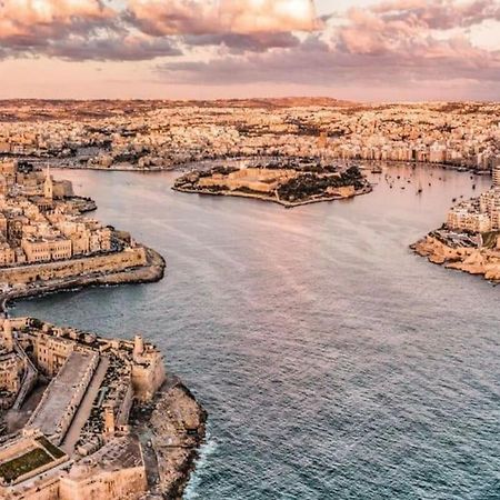 Sea View Penthouse In Tas-Sliema Lägenhet Exteriör bild