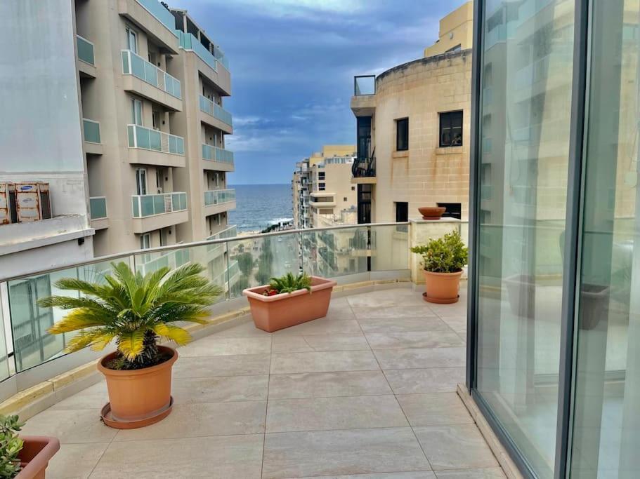 Sea View Penthouse In Tas-Sliema Lägenhet Exteriör bild