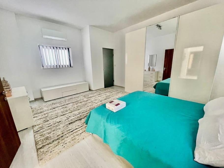 Sea View Penthouse In Tas-Sliema Lägenhet Exteriör bild