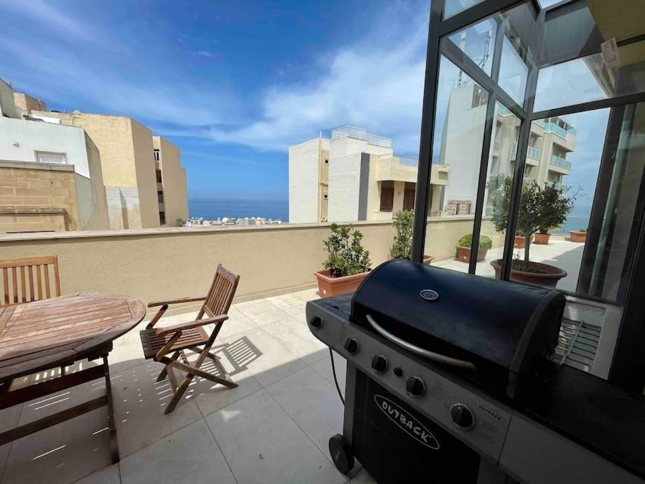 Sea View Penthouse In Tas-Sliema Lägenhet Exteriör bild
