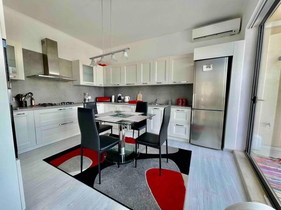 Sea View Penthouse In Tas-Sliema Lägenhet Exteriör bild