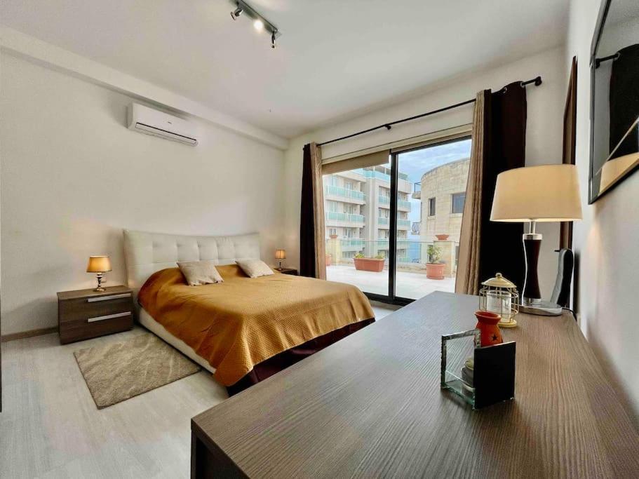 Sea View Penthouse In Tas-Sliema Lägenhet Exteriör bild