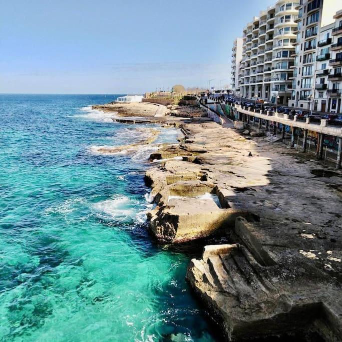 Sea View Penthouse In Tas-Sliema Lägenhet Exteriör bild