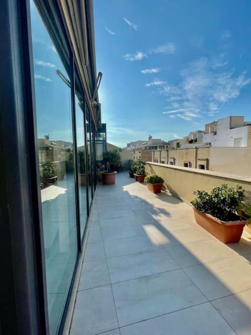 Sea View Penthouse In Tas-Sliema Lägenhet Exteriör bild